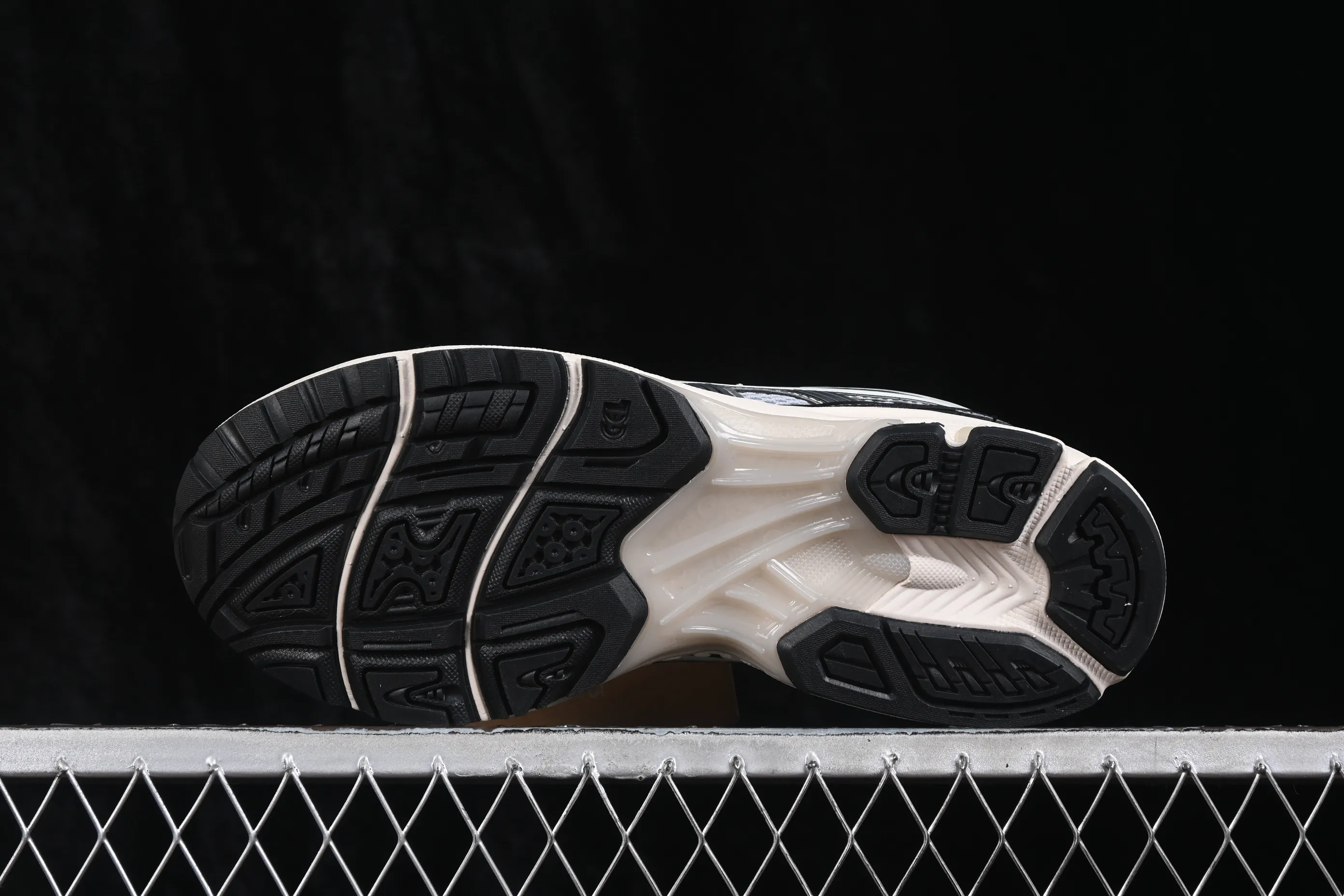 All categories Asics ASICS series Asics Gel-Kayano 14 J version 1201A935-001